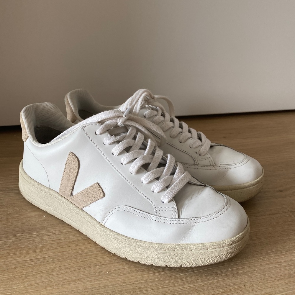 VEJA V12 Sneakers